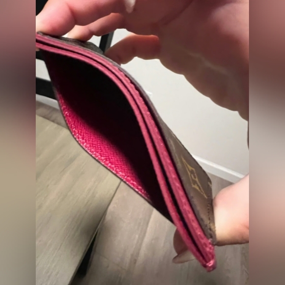 Louis Vuitton Monogram Card Holder - Picture 4 of 7